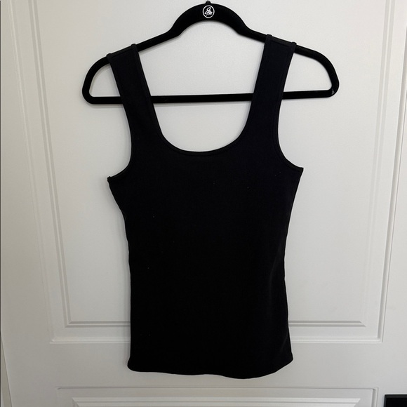 Zella Tops - Zella Black Scoop Neck Tank Top